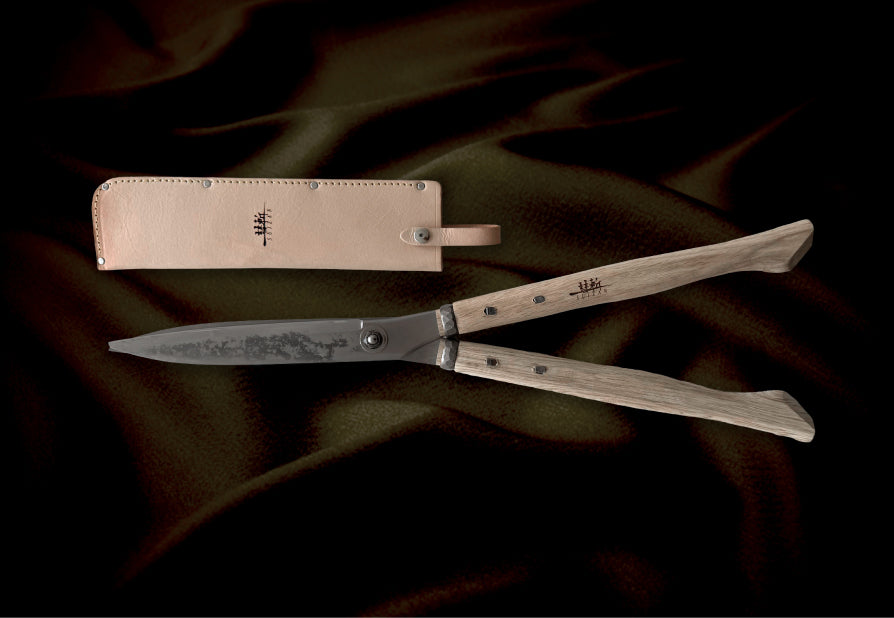Japanese Hedge Shears 21.7" (550mm) 8-Layer Damascus Steel