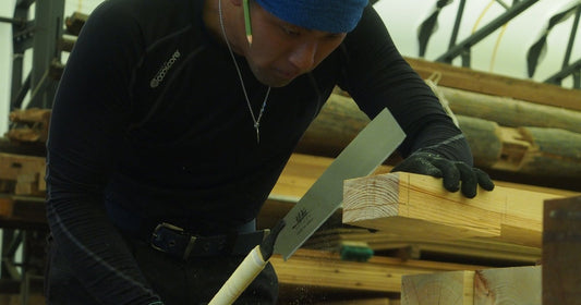 The Professional Standard: Why Japan’s Master Carpenters Still Rely on the Pull Saw